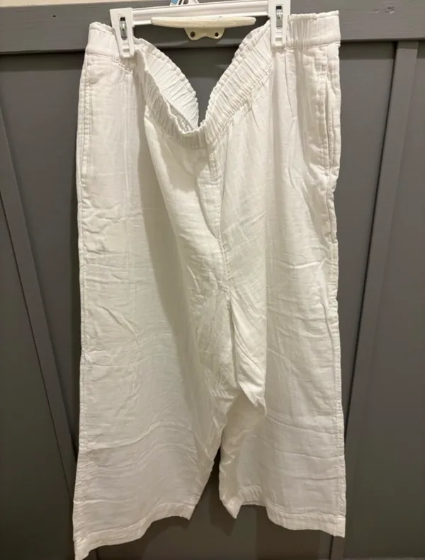 Old Navy White Wide-Leg Pants - Image 2