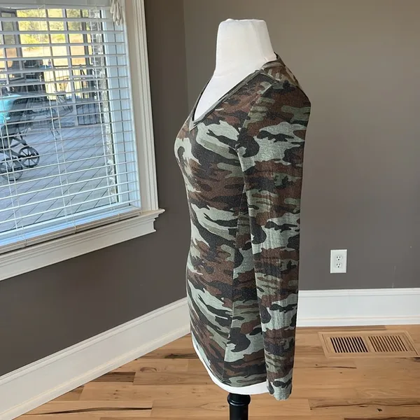 Rue 21 Camo Shirt Knit Long Sleeve Womens XS - Image 3