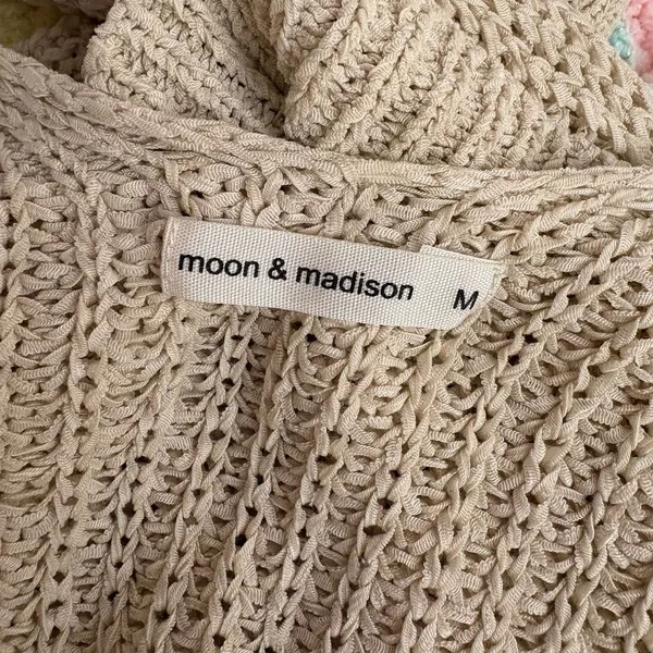 Moon & Madison Cardigan Size M Beige Open Knit V-Neck Button Down Sweater - Image 5