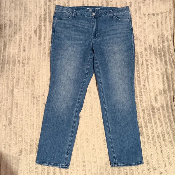 Old Navy High-Rise Wow Straight Jeans Womens 20 Medium Wash Blue Denim - Image 2