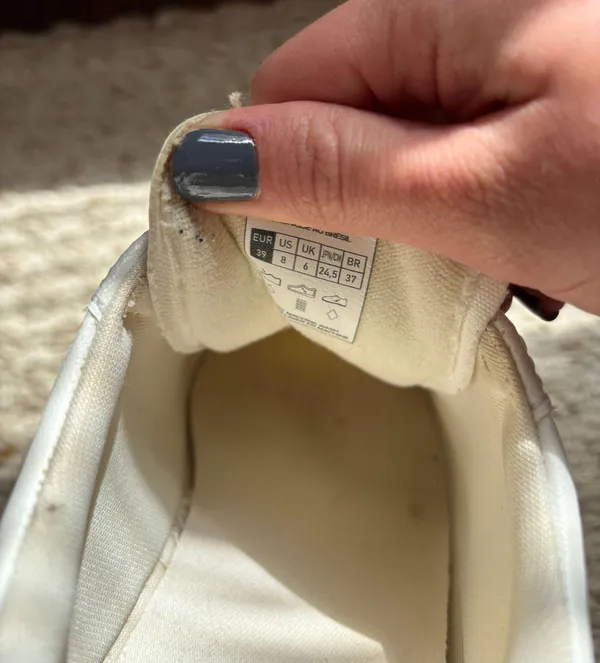 V12 Sneakers - Image 5