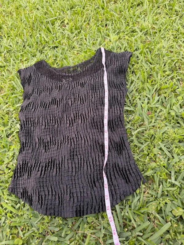 Vintage Nicola Black Crinkle Stretch Top Lace Neckline Size M - Image 4