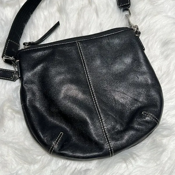 COACH Black Leather SOHO‎ Swing Pack Purse Crossbody Bag B94 - Image 6