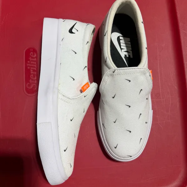 Nike Slip-On Women’s - Image 2