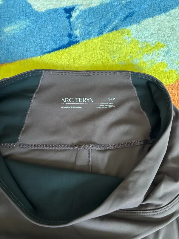 Arcteryx leggings  - Image 4