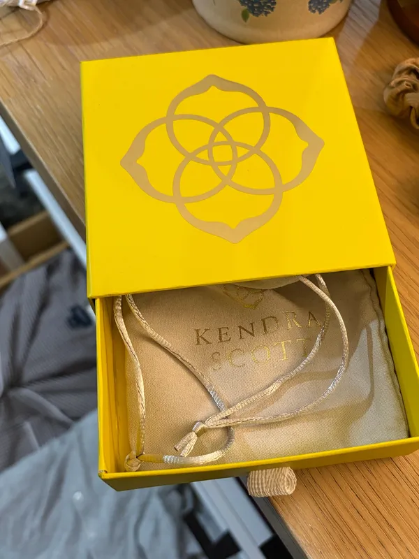 Kendra Scott Bracelet - Image 5