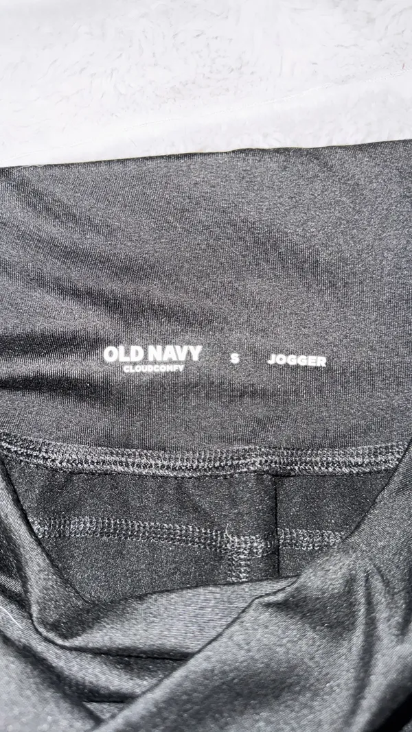 Old navy women’s joggers  - Image 3
