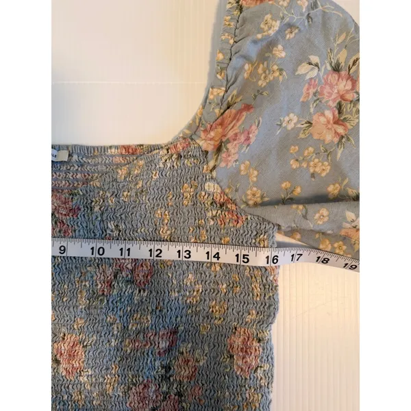 American Eagle Blue Floral Smocked Square‎ Neck Cropped Blouse Top Size L - Image 6