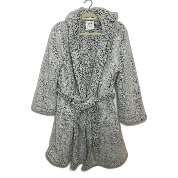 Aerie Gray Sherpa Hooded Belted Robe Cozy Fleece Spa Lounge Warm Pockets Bath M - Image 2