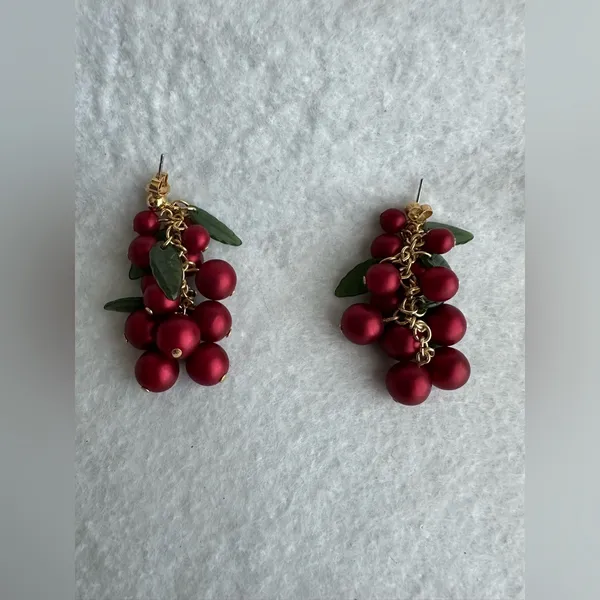 Avon Vintage Festive Holly Berry Holiday Earrings - Image 3