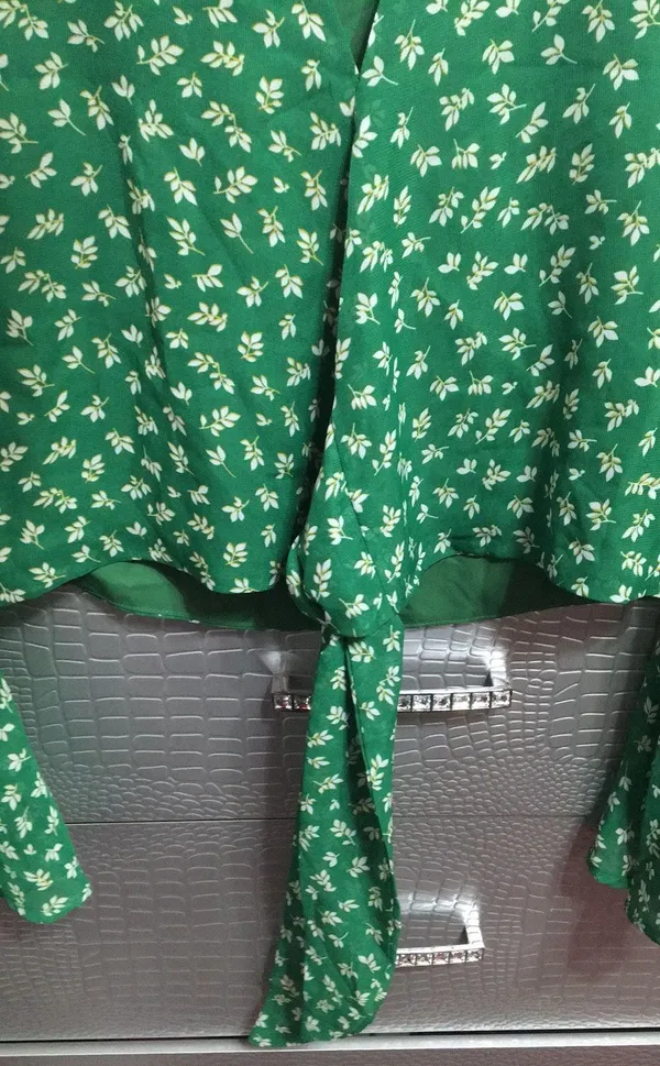 Urban Outfitters Ditsy Floral Top - Image 3