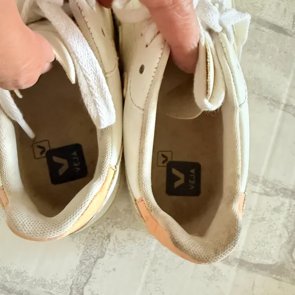 Veja V10 CWL White Sun Peach Trainers Vegan Leather Eco Friendly Lace Up Sz 6 - Image 8
