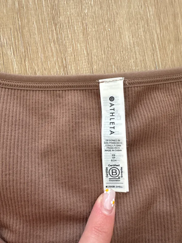 Athleta Aurora Crop Top Womens Medium Brown Seamless Ribbed Long Sleeve Shirt - Image 4