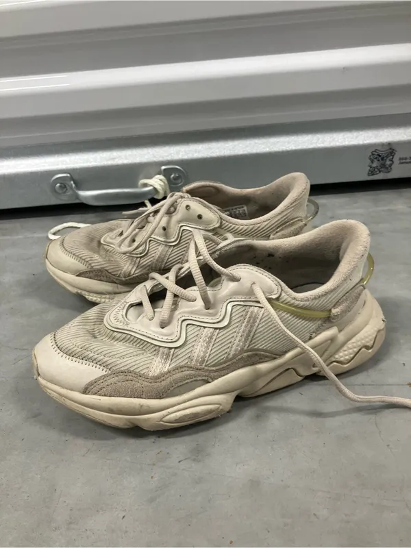 Adidas Originals-Ozweego Taupe Sneakers - Image 6