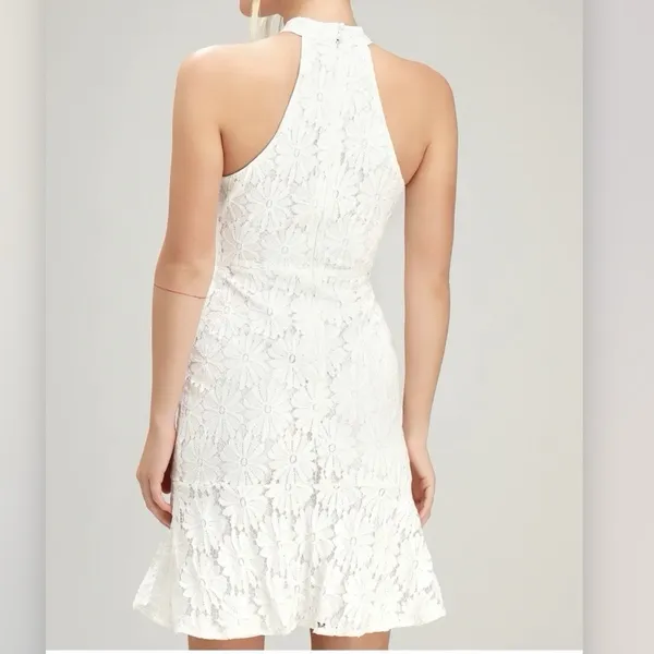 NWT Lulus Song of the Night‎ White Lace Trumpet Hem Halter Dress Size LARGE - Image 4