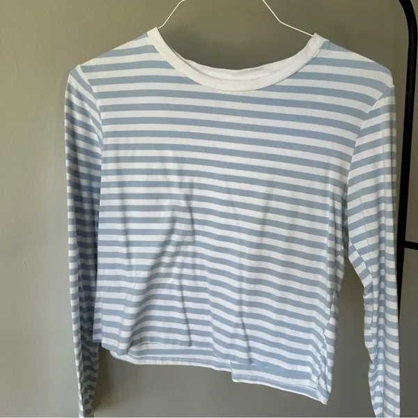 H&M women’s stripped long sleeve tee size large - Image 9