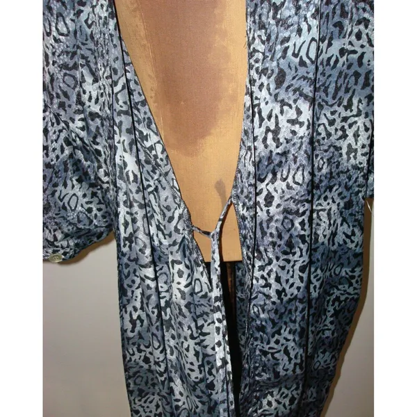 New Designer Josie Natori Caftan Robe M Silk Black Gray Long Pockets Cheetah - Image 5