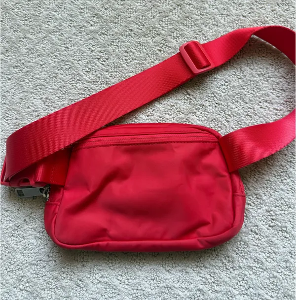 Lululemon Belt Bag OG - Image 4