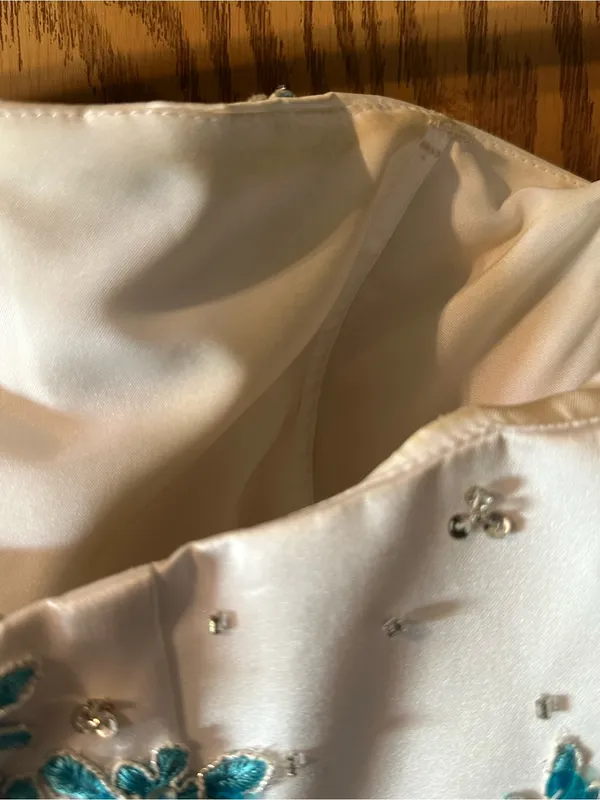 Tiffany Designs - Beaded Floral and Ruffles - Image 5
