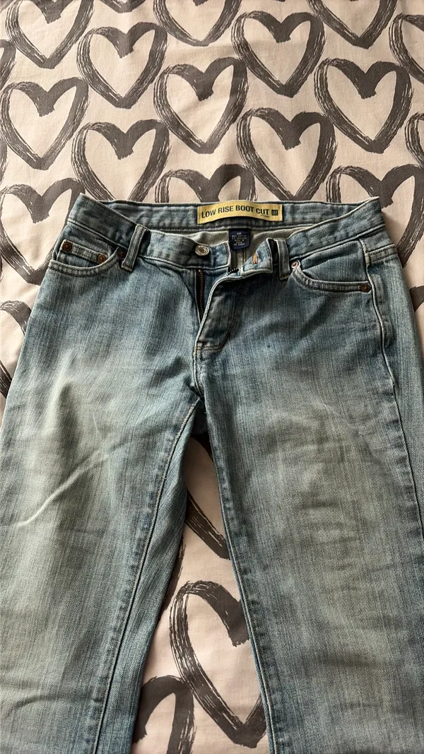 Old Navy Low-Rise Bootcut Jeans Vintage - Image 4
