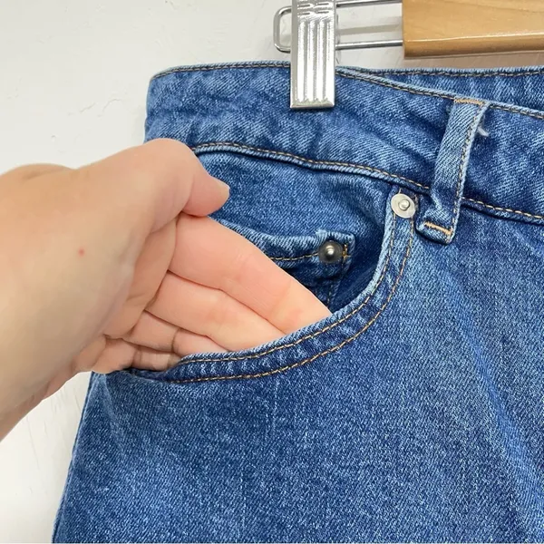 ASOS Curve High Rise Mom Jeans Womens 18 Blue Denim 90s Style Classic Zip Fly - Image 10