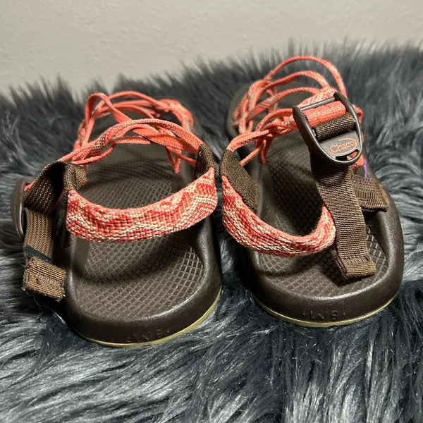 Chacos ZX/2 Vibram Brown Base w/ Red/Woven Printed Straps Sandals Coral Sz 9 - Image 4