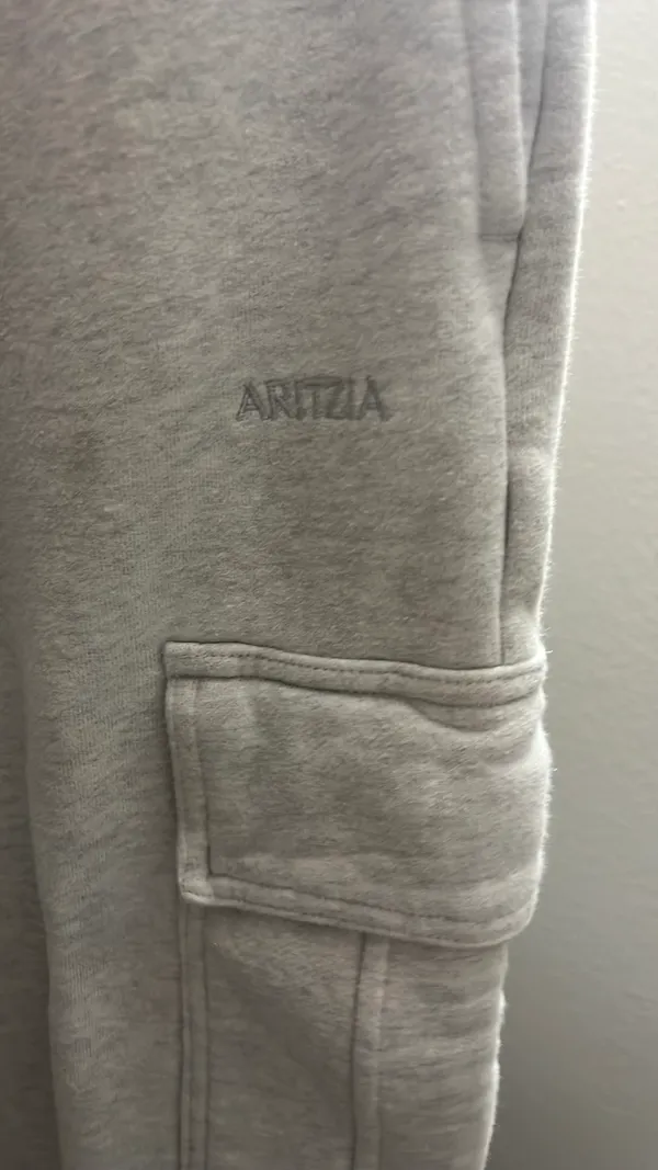 Aritzia Cargo Sweatpants Mega - Image 4