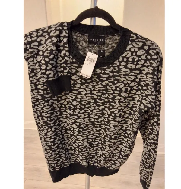 Premise Size S Chic Leopard Print Womens Long Sleeve Sweater - Image 2