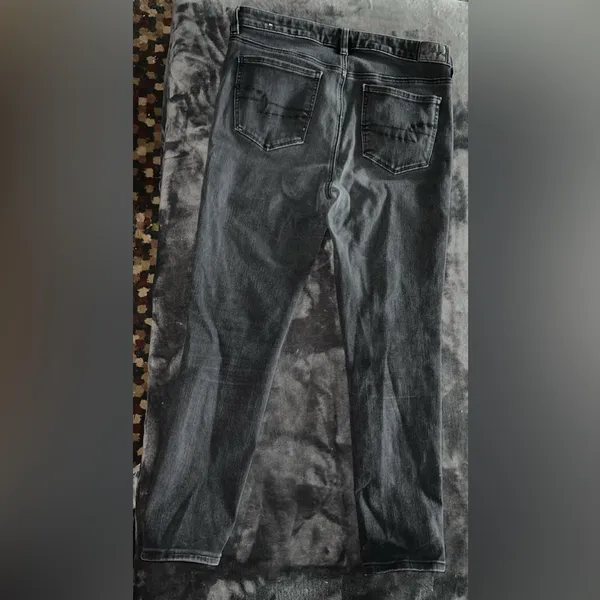 American Eagle High-Waisted Jegging in Black Size 10 Long - Image 7
