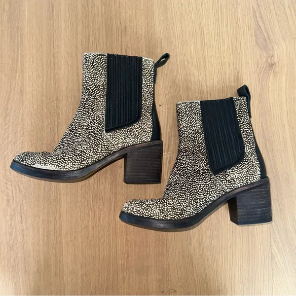 UGG Boots Camden Exotic Calf Hair Chelsea Ankle Booties Women Size 6 Speckled - Image 8