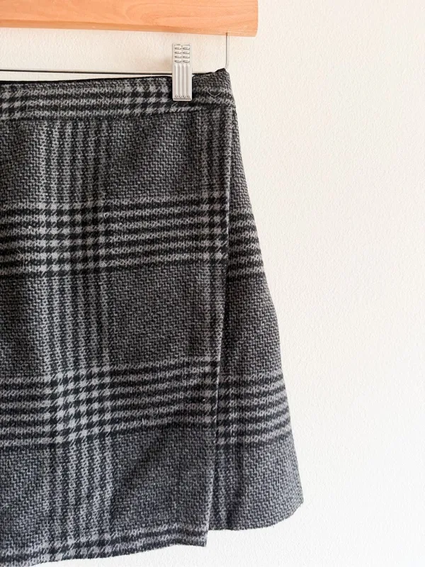 Abercrombie & Fitch Wool Plaid Wrap Mini Skirt Size XS - Image 2