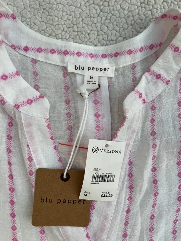 NWT Blu Pepper Women’s -top Floral Pink Size M - Image 3