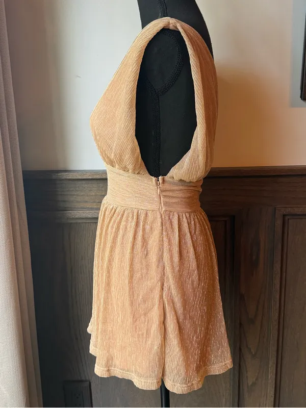 SuperDown Plunging V-Neck Sparkle Mini Dress in Rose Metallic xs nwt - Image 6