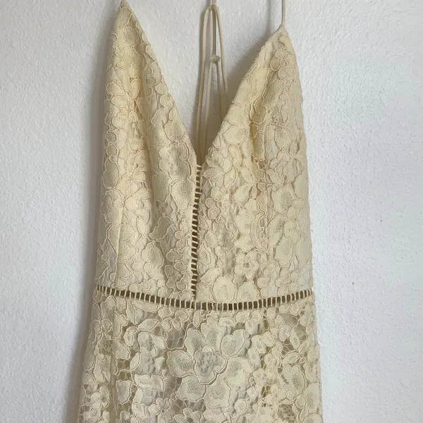 NWT NBD‎ Only Yours Asymmetrical Lace Dress in Ivory - Image 7