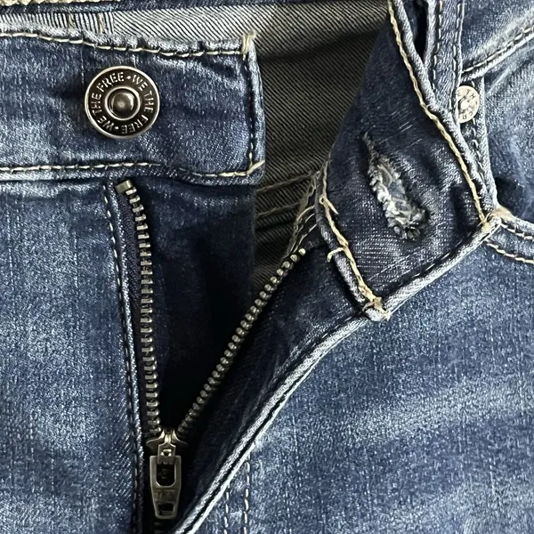 We The Free Women's Distressed Skinny Jeans Raw‎ Fringe Hem Size 28 Ankle Length - Image 9