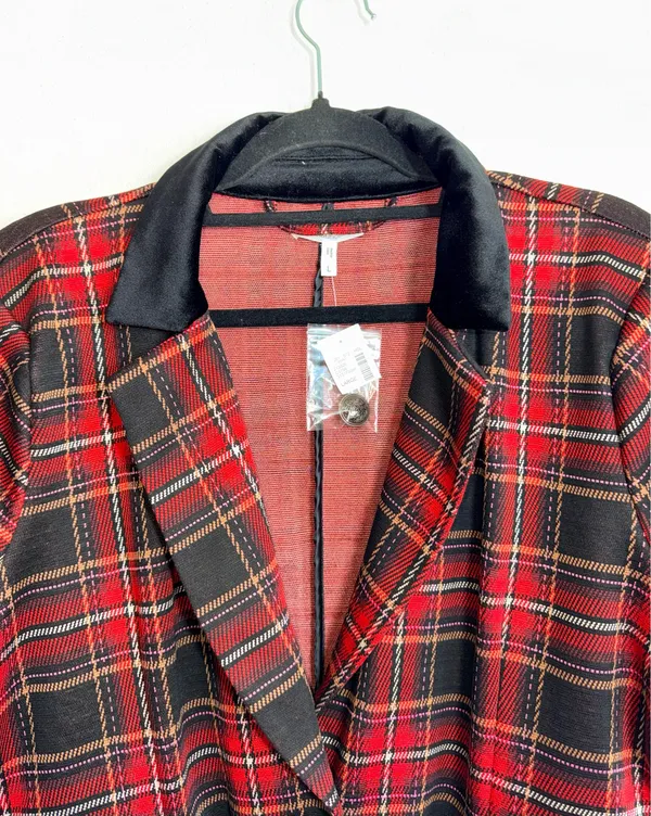 Maurices Tartan Plaid Cropped Blazer Red Black Velvet Collar NWT - Image 3