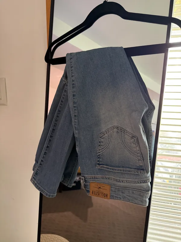 Hollister Light Blue Distressed Skinny Jeans - Image 4