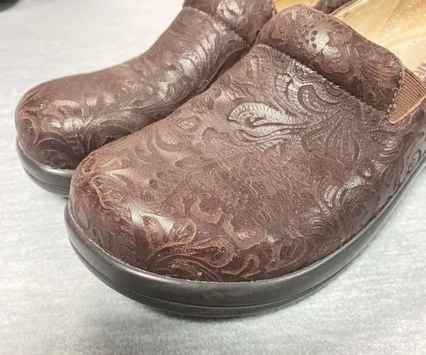 Alegria PG Lite KEL 433 Sz 40 Brown Embossed Leather Clogs Comfort Slip On Shoes - Image 12