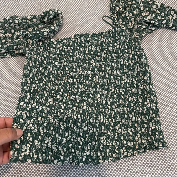 Reformation floral green ditsy print cropped smocked Pinto top size S - Image 12