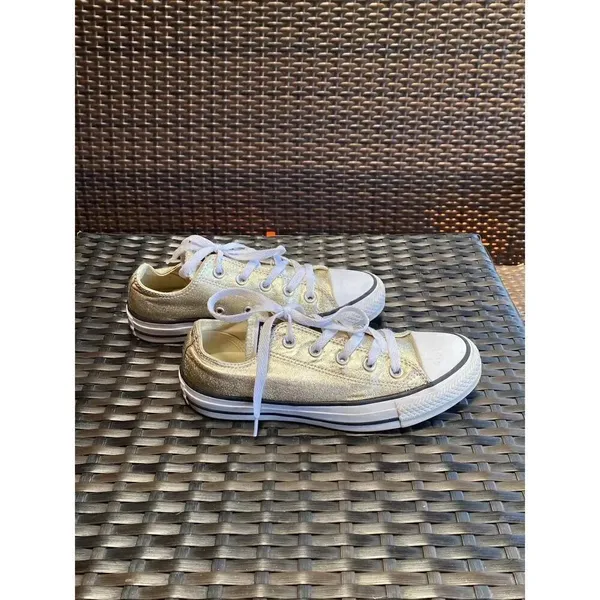Converse women’s size 6 - Image 3