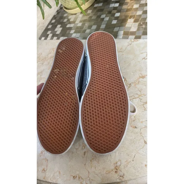 Vans Size 8 women’s gray sneakers - Image 5