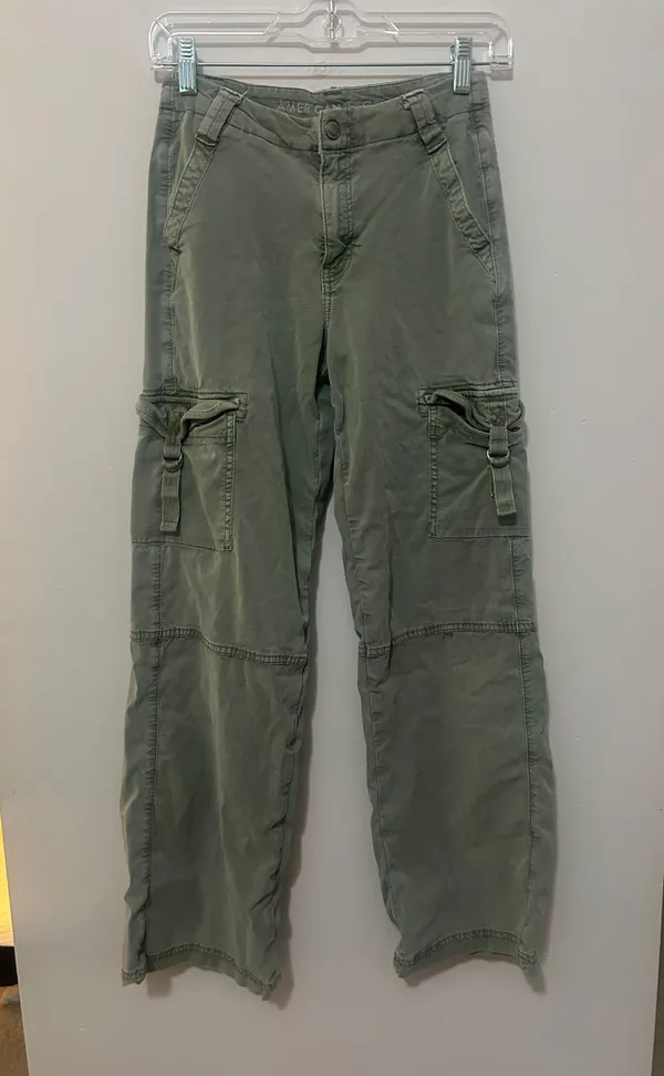 American Eagle Green Cargo Pants - Image 2