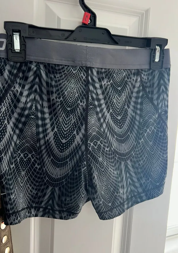 Nike pros - Image 3