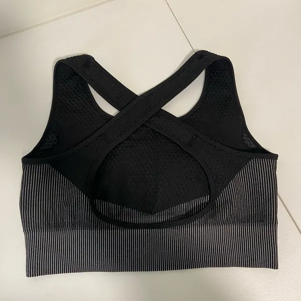 EUC‎ Women’s cross strap tricolor patterned unpadded sports bra XL - Image 2