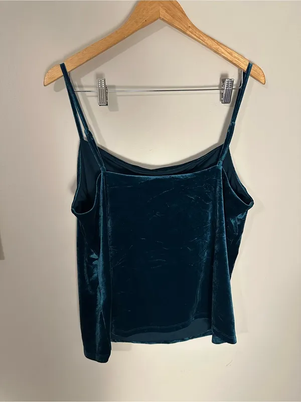 NWT Banana Republic velvet cami green extra large - Image 4