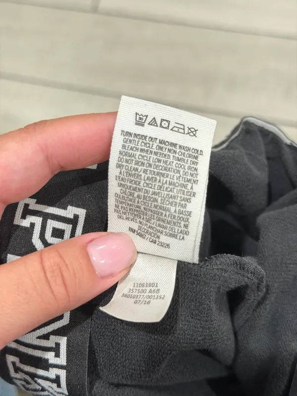 PINK Victoria's Secret Black Jogger Sweatpants with Pink Logo Patch - Image 5