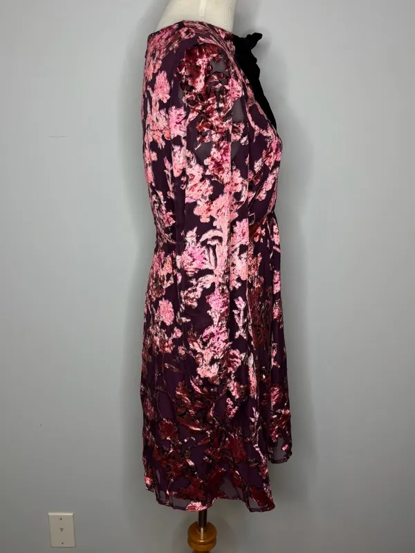 Hope & Ivy - Red The Dolly Devore Velvet Skater Dress With Ribbon Tie Neck - Image 4