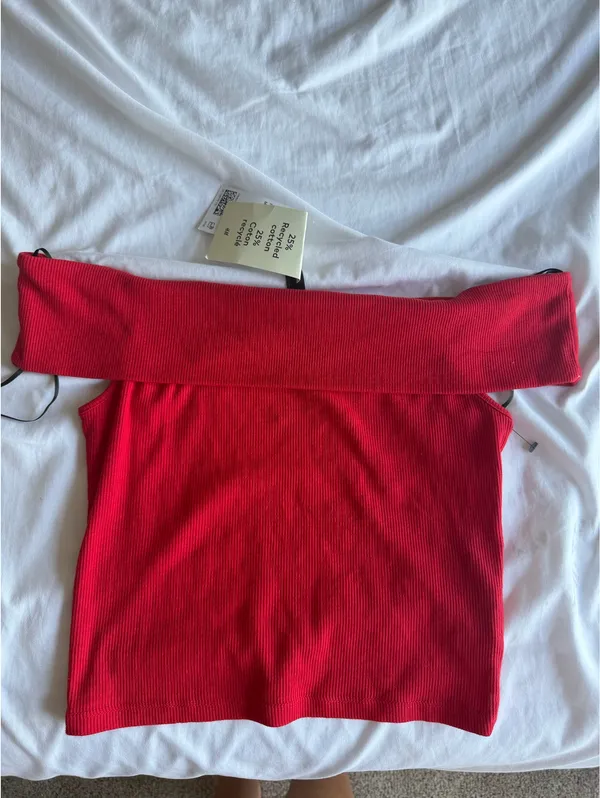 H&M red ribbed off the shoulder top nwt - Image 2