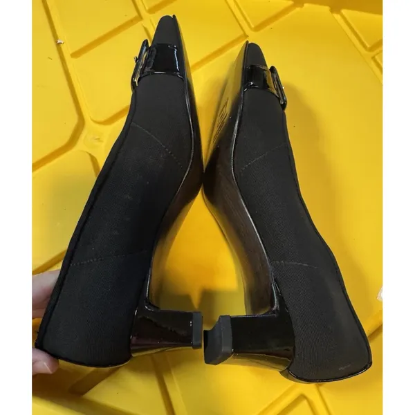 Stuart Weitzman black fabric and patent leather buckle pumps Size 6.5 M - Image 7