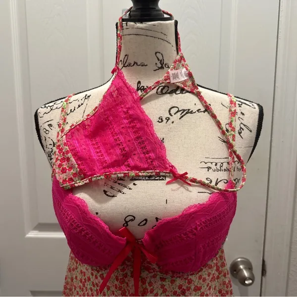 2006 Vintage Victoria's Secret Floral Babydoll Nightie and V-string panty set - Image 2